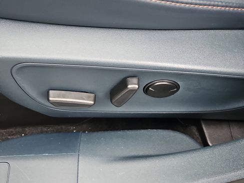 Used 2023 Ford Maverick Lariat w/ Lariat Luxury Package image 18