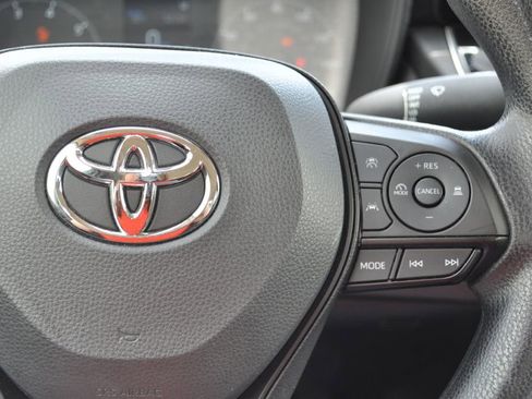 Used 2025 Toyota Corolla LE w/ LE Premium Package FWD image 11
