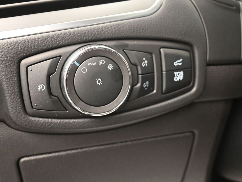 Used 2024 Ford Edge Titanium AWD/4WD image 19