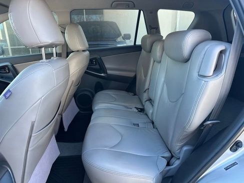 Used 2011 Toyota RAV4 2WD image 13