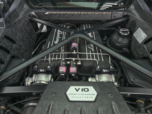 Used 2015 Lamborghini Huracan LP 610-4 AWD/4WD image 20