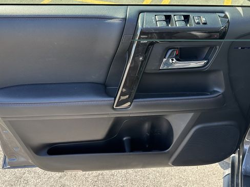 Used 2020 Toyota 4Runner TRD Off-Road Premium w/ Moonroof Package AWD/4WD image 16