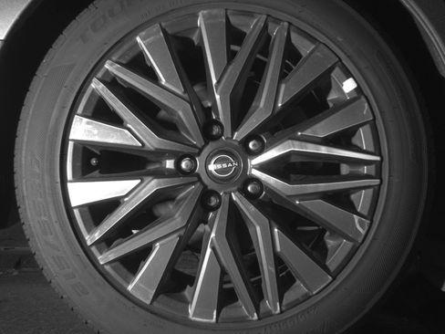 Used 2025 Nissan Altima 2.5 SV FWD image 18