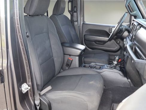 Used 2022 Jeep Wrangler Unlimited Sport AWD/4WD image 16