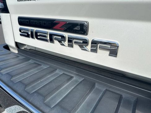 Used 2017 GMC Sierra 1500 SLT w/ SLT Premium Package AWD/4WD image 12