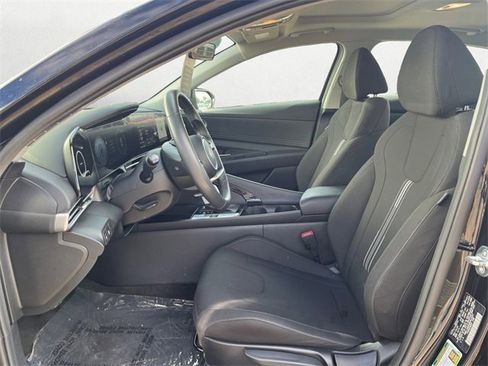 Certified 2024 Hyundai Elantra SEL w/ Convenience Package image 10