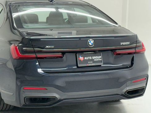 Used 2022 BMW 750i xDrive w/ Luxury Rear Seating Package image 13