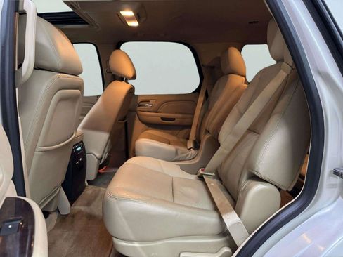 Used 2012 Cadillac Escalade Luxury AWD/4WD image 42