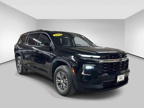 Used 2024 Chevrolet Traverse LT w/ Enhanced Driving Package AWD/4WD image 7