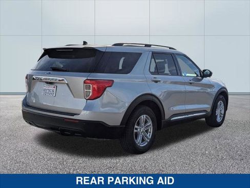 Certified 2022 Ford Explorer XLT image 5