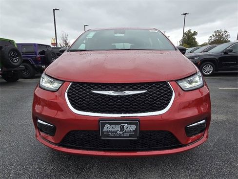 New 2026 Chrysler Pacifica Select image 15