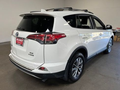 Used 2017 Toyota RAV4 XLE w/ Convenience Package AWD/4WD image 3