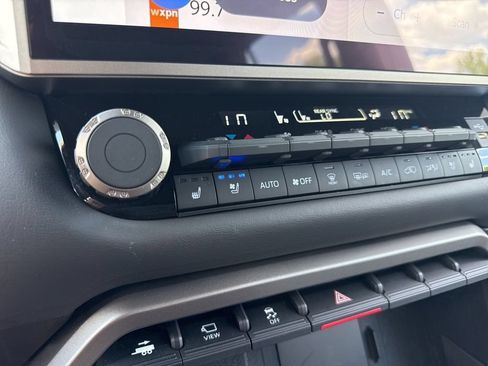 Used 2026 Toyota Sequoia Platinum AWD/4WD image 22