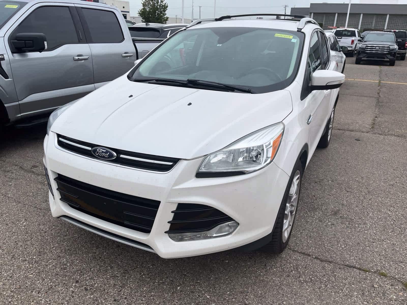 Used 2015 Ford Escape Titanium FWD image 4