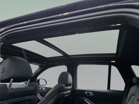 Used 2022 BMW X5 xDrive40i w/ M Sport Package image 17