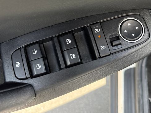 Certified 2025 Kia Seltos S AWD/4WD image 19