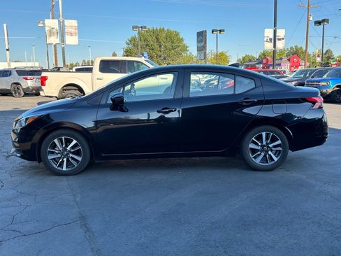 Used 2021 Nissan Versa SV FWD image 3