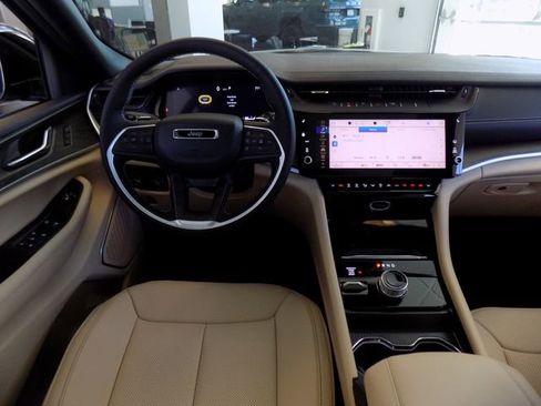 New 2026 Jeep Grand Cherokee L Limited AWD/4WD image 12