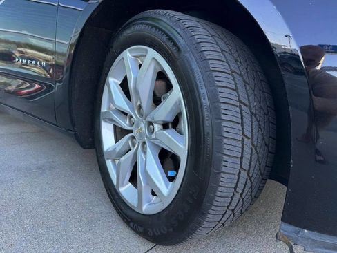 Used 2019 Chevrolet Impala LT FWD image 22