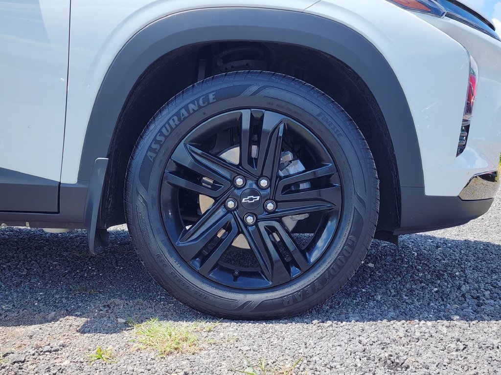 Certified 2025 Chevrolet Trax ACTIV w/ Driver Confidence Package FWD image 11