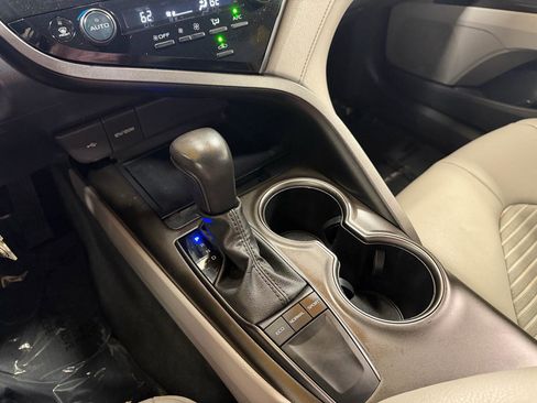 Used 2023 Toyota Camry SE image 20