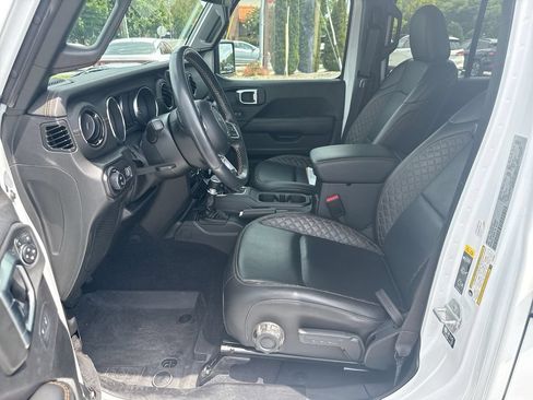 Used 2023 Jeep Gladiator Overland AWD/4WD image 22