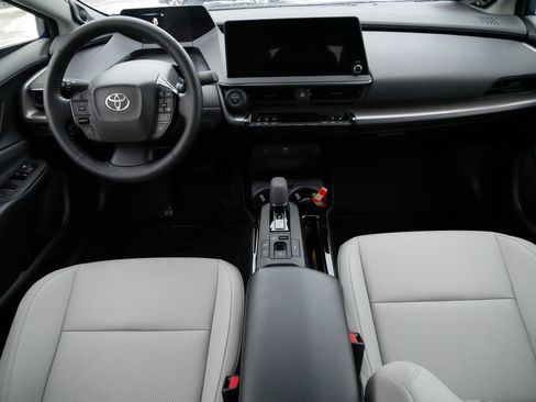 Used 2025 Toyota Prius Limited image 10