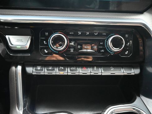 Used 2024 GMC Sierra 2500 Denali w/ Max Trailering Package image 27