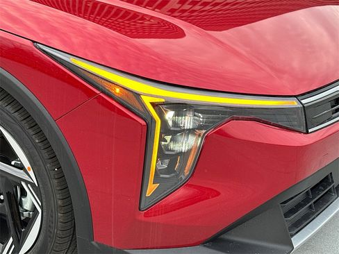 New 2025 Kia K4 EX image 7