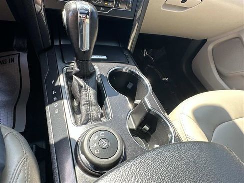 Used 2019 Ford Explorer XLT w/ Equipment Group 202A AWD/4WD image 20