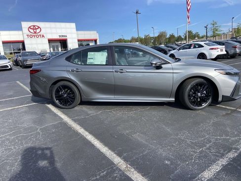 New 2026 Toyota Camry SE image 2