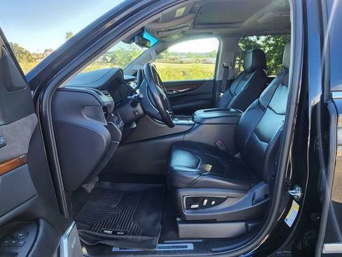 Used 2018 Cadillac Escalade ESV Premium Luxury AWD/4WD image 3