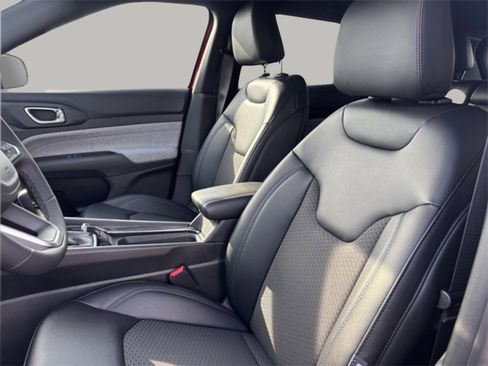 New 2026 Jeep Compass Latitude image 12