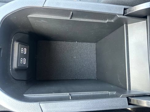 Used 2025 Toyota RAV4 LE AWD/4WD image 42