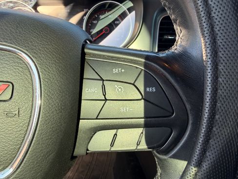 Used 2019 Dodge Charger SXT RWD image 16