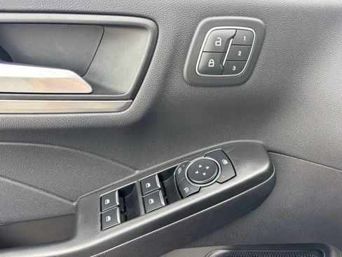 Used 2022 Ford Escape Titanium FWD image 13