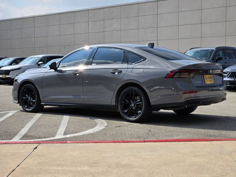 Used 2025 Honda Accord SE image 5