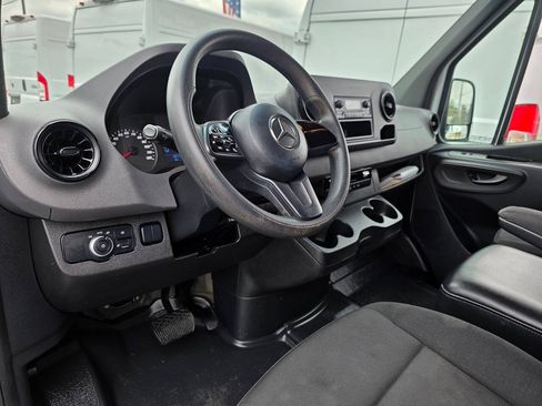 Used 2022 Mercedes-Benz Sprinter 2500 image 15