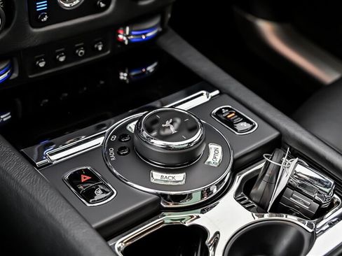 Used 2015 Rolls-Royce Ghost RWD image 33