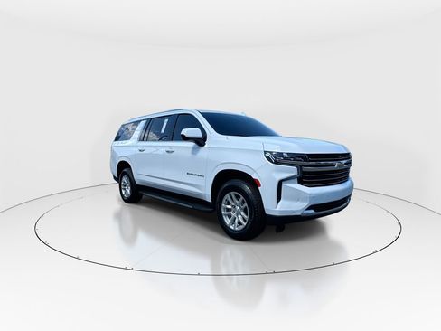 Used 2023 Chevrolet Suburban LT image 2