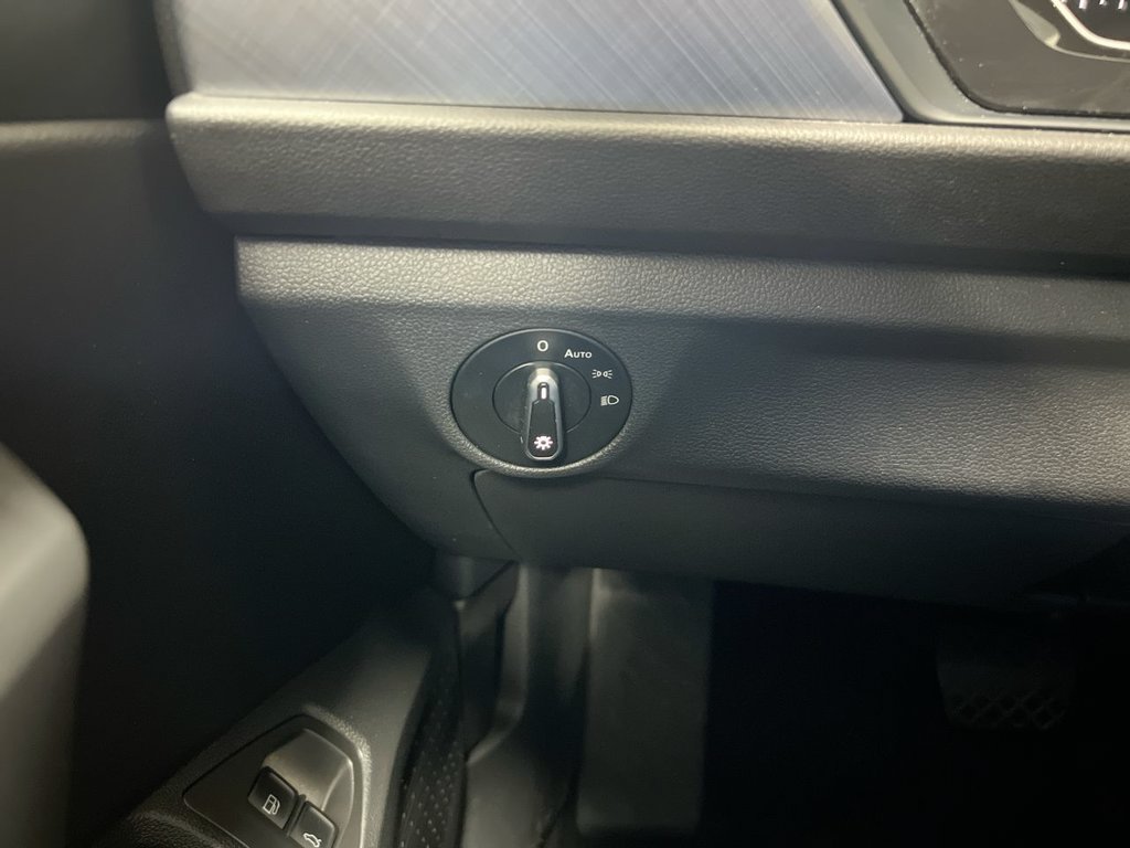 Used 2024 Volkswagen Jetta SE FWD image 18