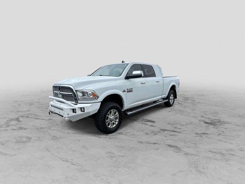 Used 2018 RAM 2500 Laramie w/ Convenience Group AWD/4WD image 4