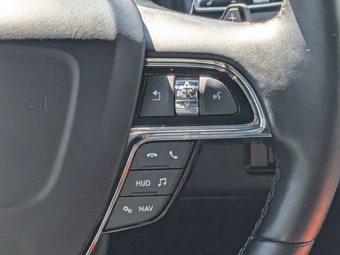 Used 2021 Lincoln Navigator Reserve w/ Luxury Package AWD/4WD image 17