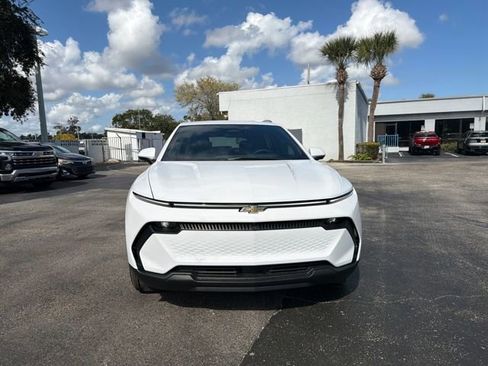New 2026 Chevrolet Equinox EV LT image 19