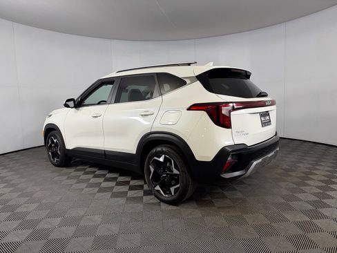 Used 2025 Kia Seltos EX w/ EX Sunroof Package image 8