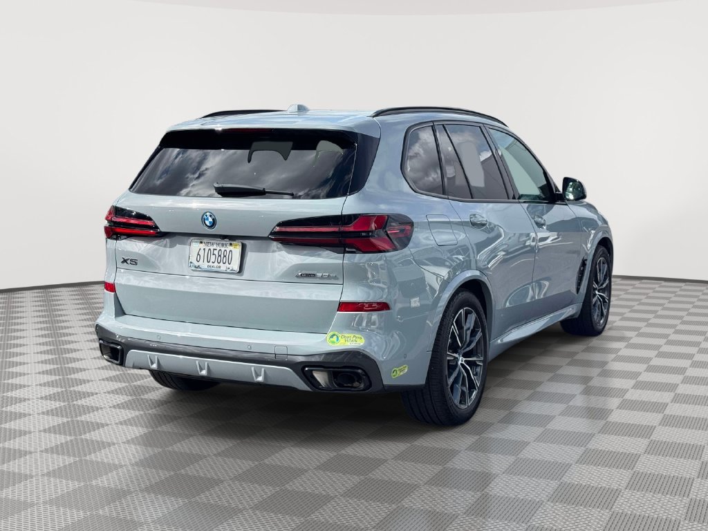 Used 2024 BMW X5 xDrive50e w/ M Sport Package AWD/4WD image 4