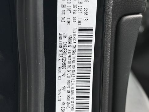 Used 2018 Jeep Grand Cherokee Limited image 20