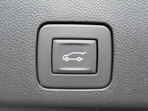 Used 2024 Buick Encore GX Avenir w/ Avenir Technology Package image 30