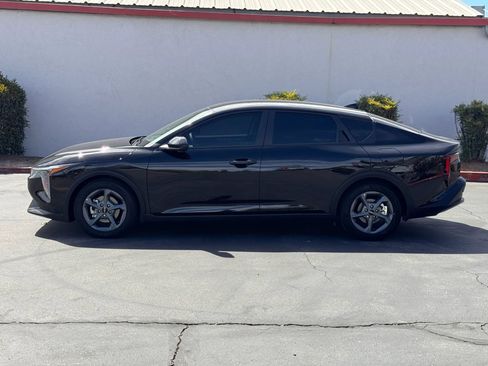 Used 2025 Kia K4 FWD image 3