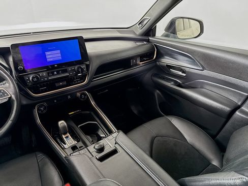 Certified 2024 Toyota Grand Highlander AWD Hybrid image 26